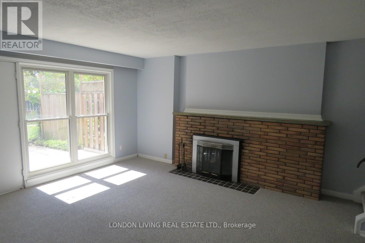 1002 Kipps Lane, London East, Ontario  N5Y 4S5 - Photo 3 - X12374076