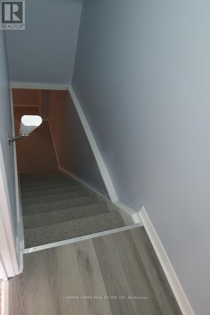 1002 Kipps Lane, London East, Ontario  N5Y 4S5 - Photo 5 - X12374076