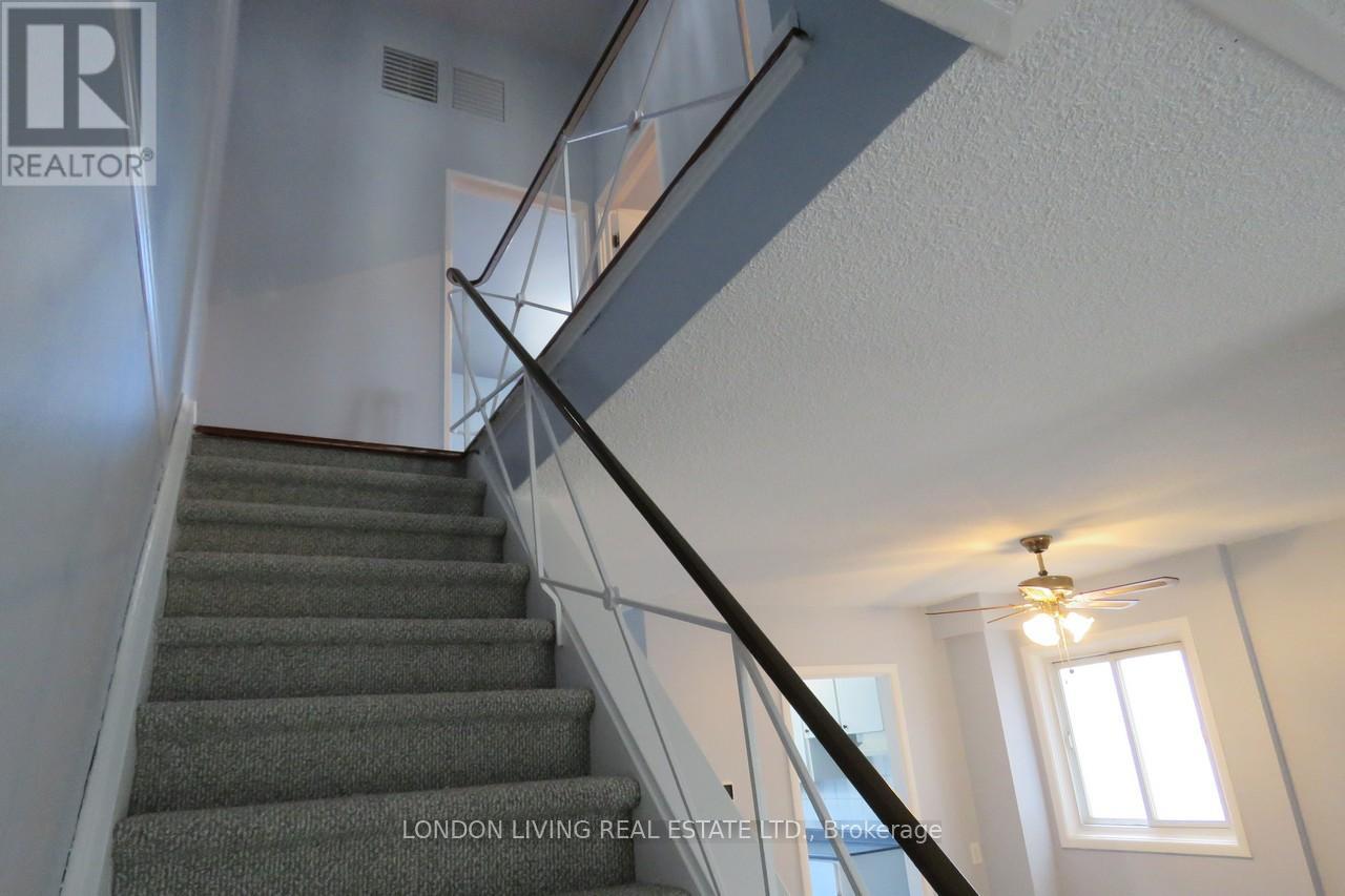 1002 Kipps Lane, London East, Ontario  N5Y 4S5 - Photo 6 - X12374076