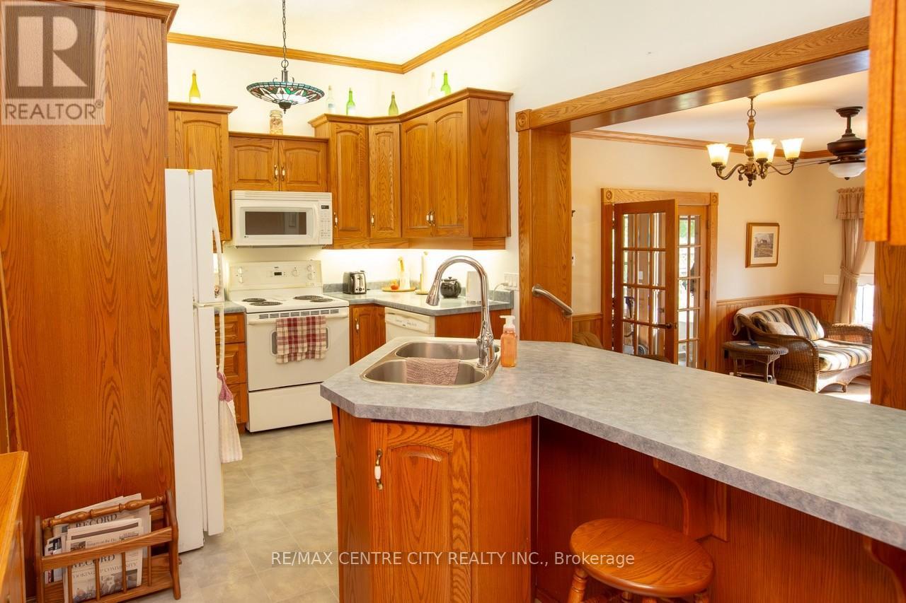 218 Woodstock Street N, East Zorra-Tavistock, Ontario  N0B 2R0 - Photo 12 - X12374181