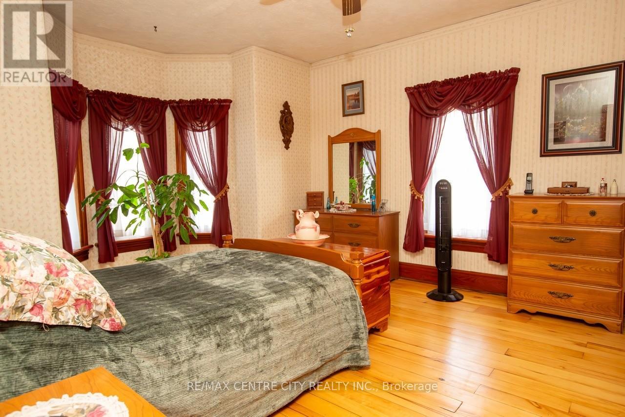 218 Woodstock Street N, East Zorra-Tavistock, Ontario  N0B 2R0 - Photo 25 - X12374181