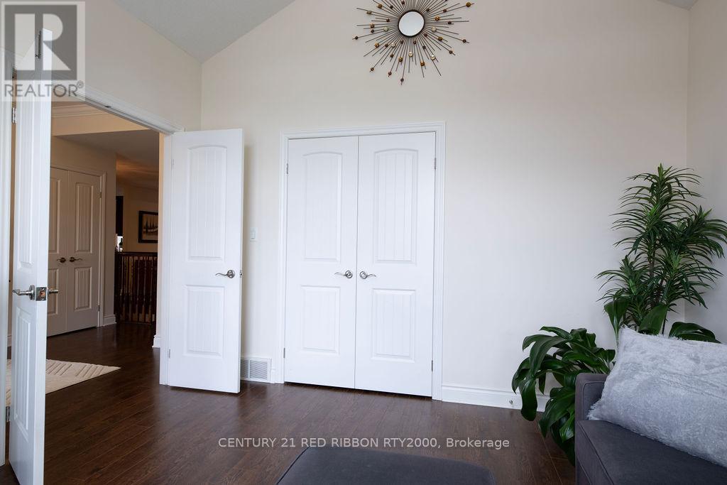 396 Macdonald Street, Strathroy-Caradoc, Ontario  N7G 2M2 - Photo 20 - X12374208