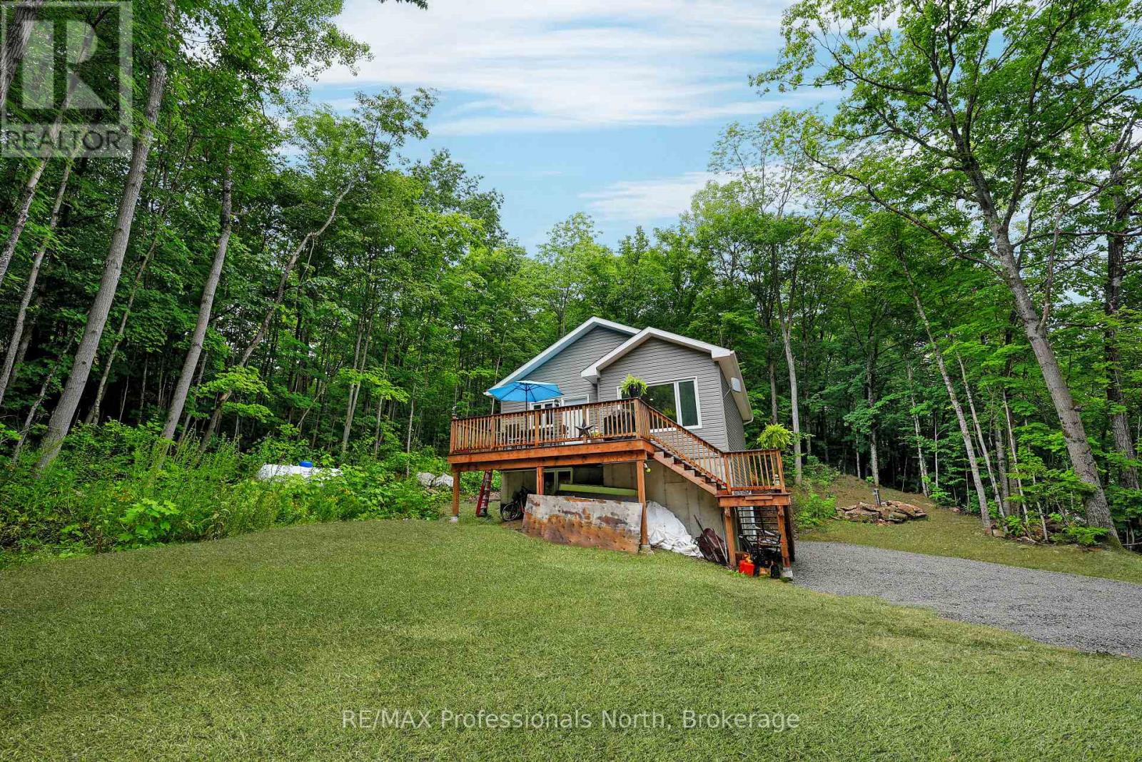 1065 Hendersons Road, Minden Hills, Ontario  K0M 2K0 - Photo 2 - X12365229