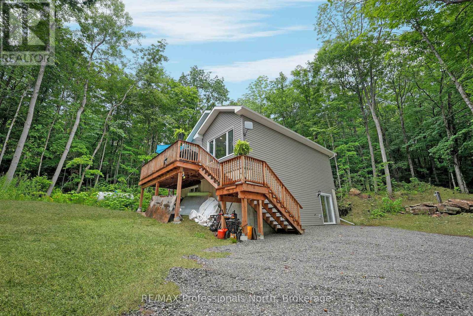 1065 Hendersons Road, Minden Hills, Ontario  K0M 2K0 - Photo 3 - X12365229