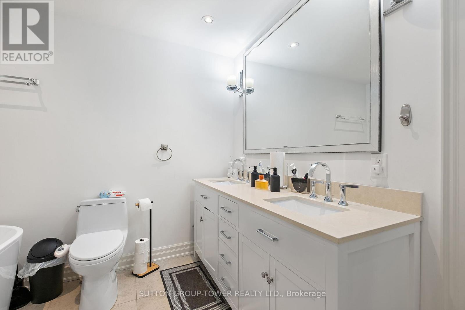 544c Scarlett Road, Toronto, Ontario  M9P 2S2 - Photo 25 - W12369008