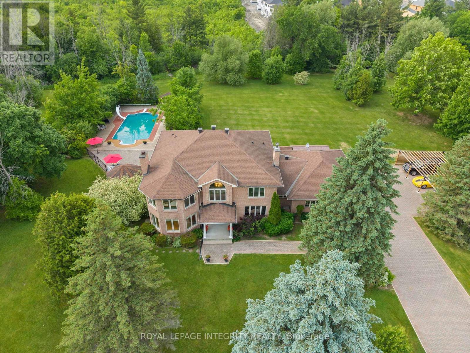 22 Marchbrook Circle, Ottawa, Ontario  K2W 1A1 - Photo 2 - X12374046