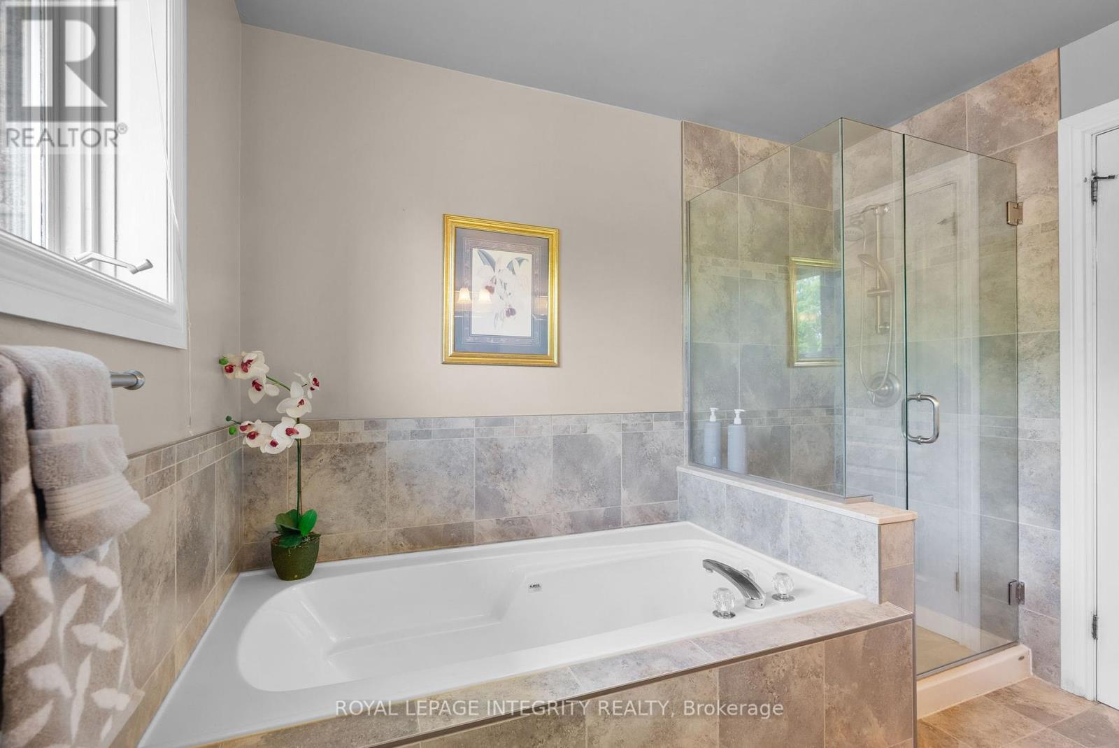22 Marchbrook Circle, Ottawa, Ontario  K2W 1A1 - Photo 33 - X12374046