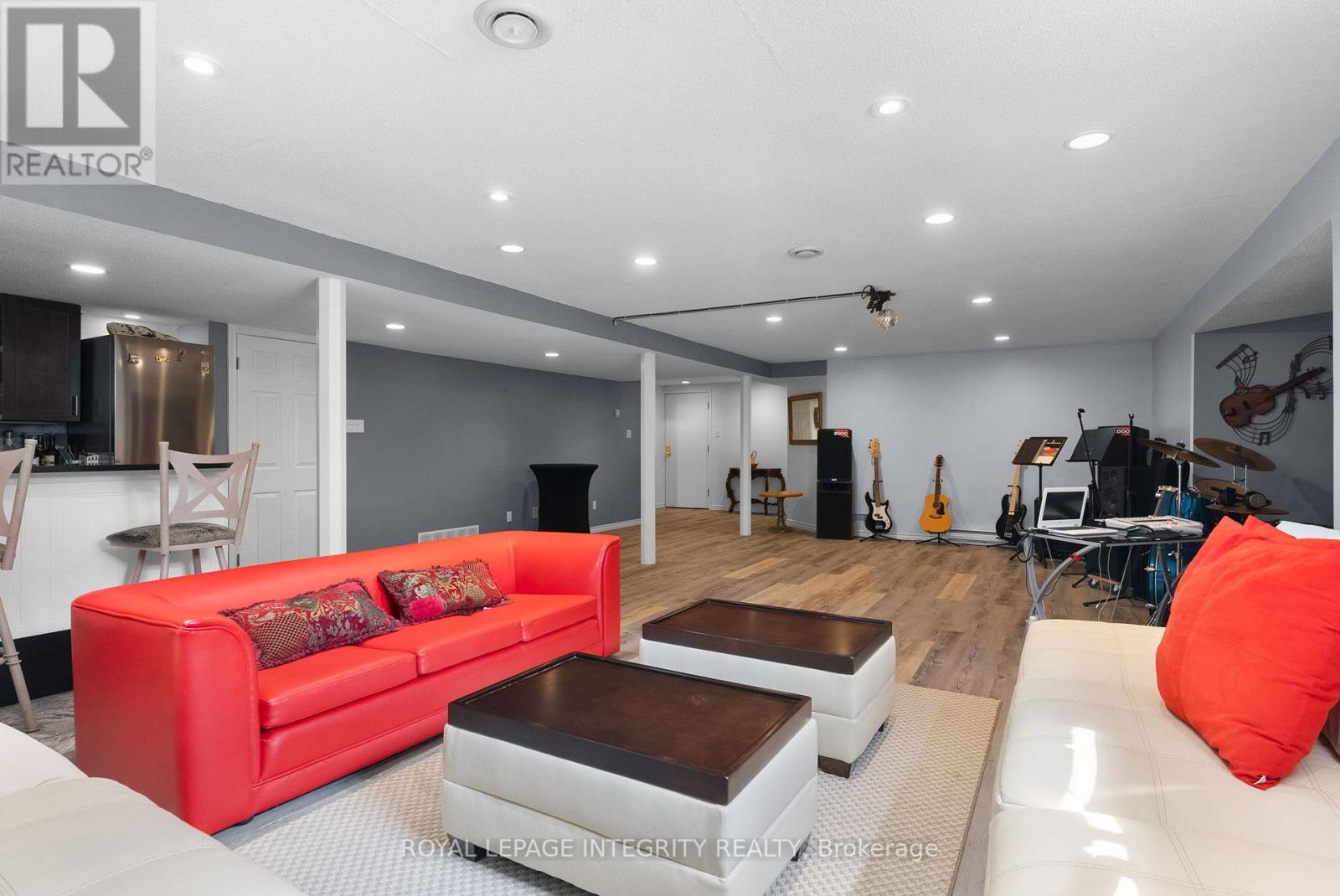 22 Marchbrook Circle, Ottawa, Ontario  K2W 1A1 - Photo 36 - X12374046