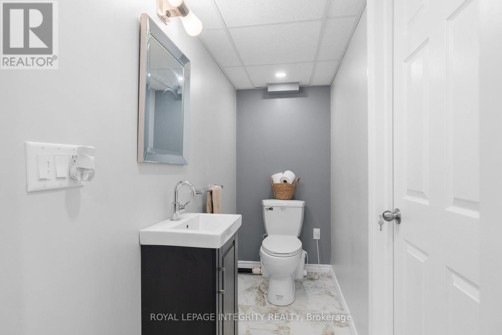 22 Marchbrook Circle, Ottawa, Ontario  K2W 1A1 - Photo 37 - X12374046