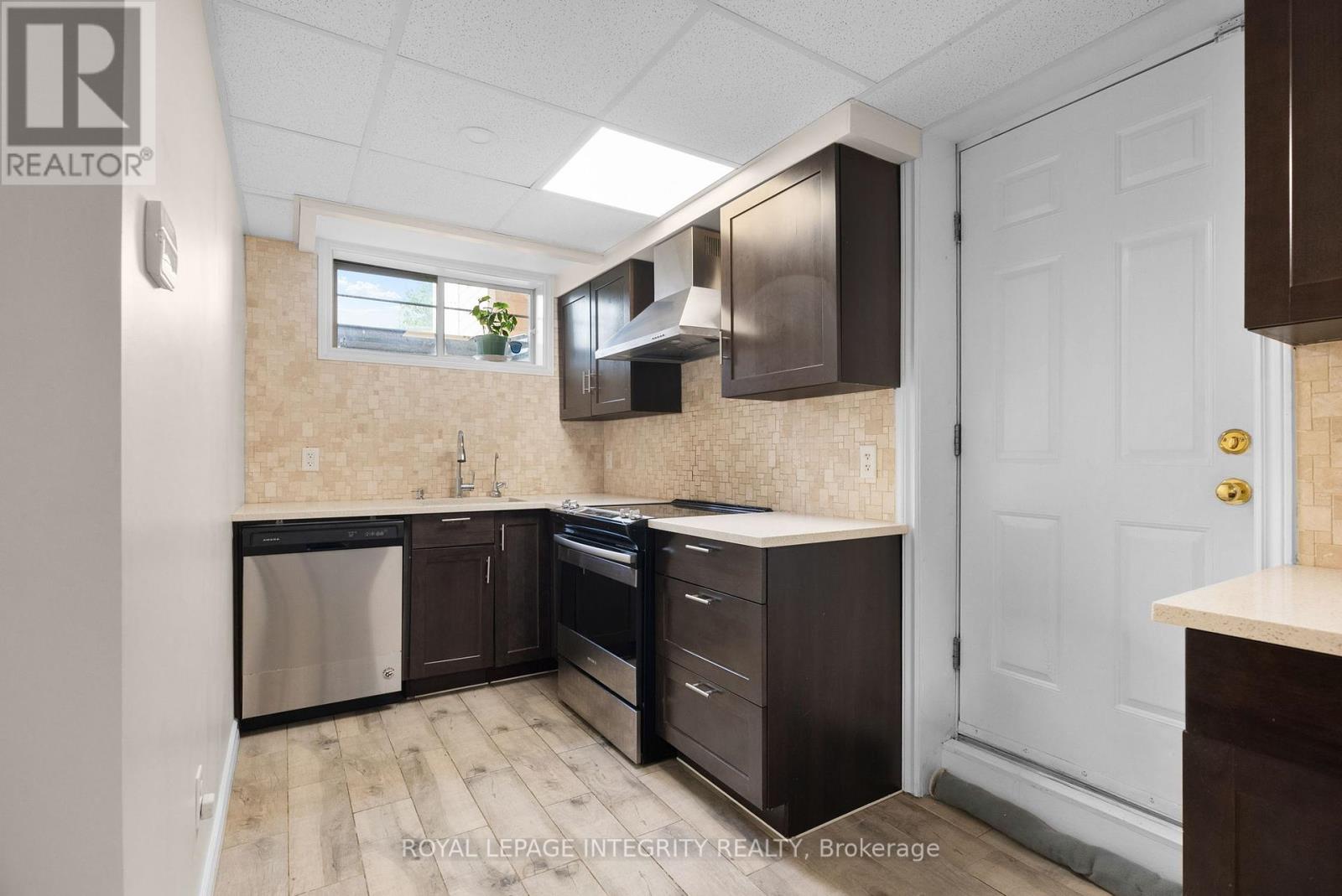 22 Marchbrook Circle, Ottawa, Ontario  K2W 1A1 - Photo 42 - X12374046