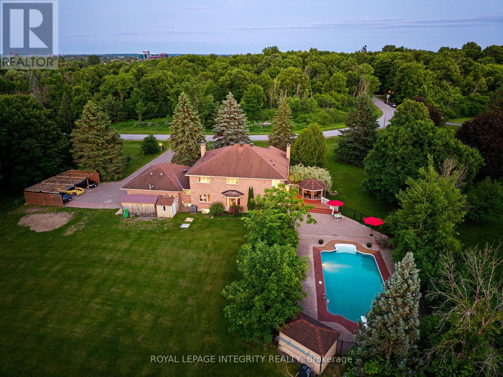 22 Marchbrook Circle, Ottawa, Ontario  K2W 1A1 - Photo 48 - X12374046