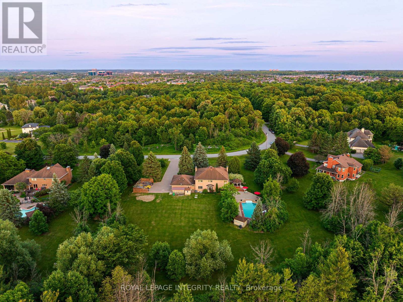 22 Marchbrook Circle, Ottawa, Ontario  K2W 1A1 - Photo 49 - X12374046
