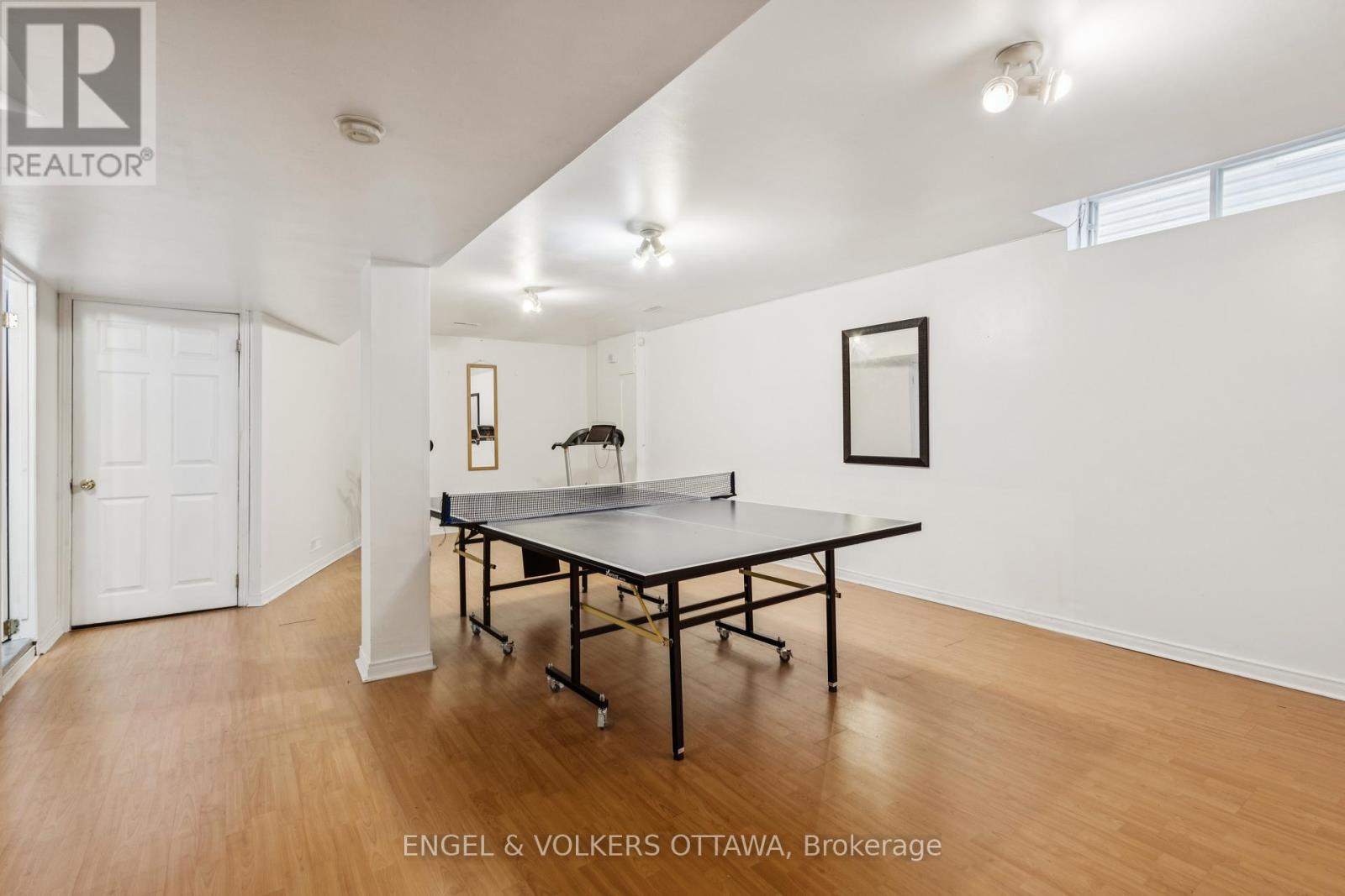 2213 Noblewood Way, Ottawa, Ontario  K1W 1E7 - Photo 37 - X12374070