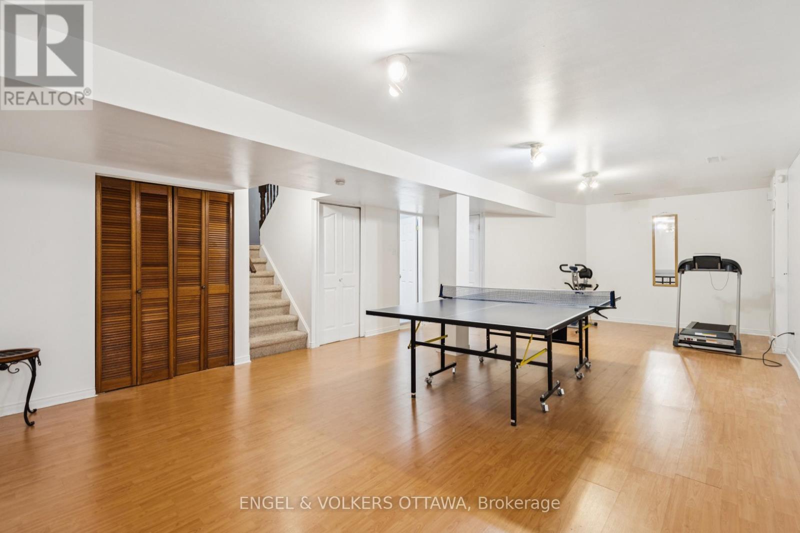 2213 Noblewood Way, Ottawa, Ontario  K1W 1E7 - Photo 38 - X12374070