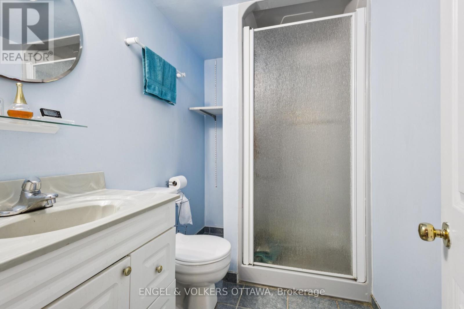 2213 Noblewood Way, Ottawa, Ontario  K1W 1E7 - Photo 40 - X12374070