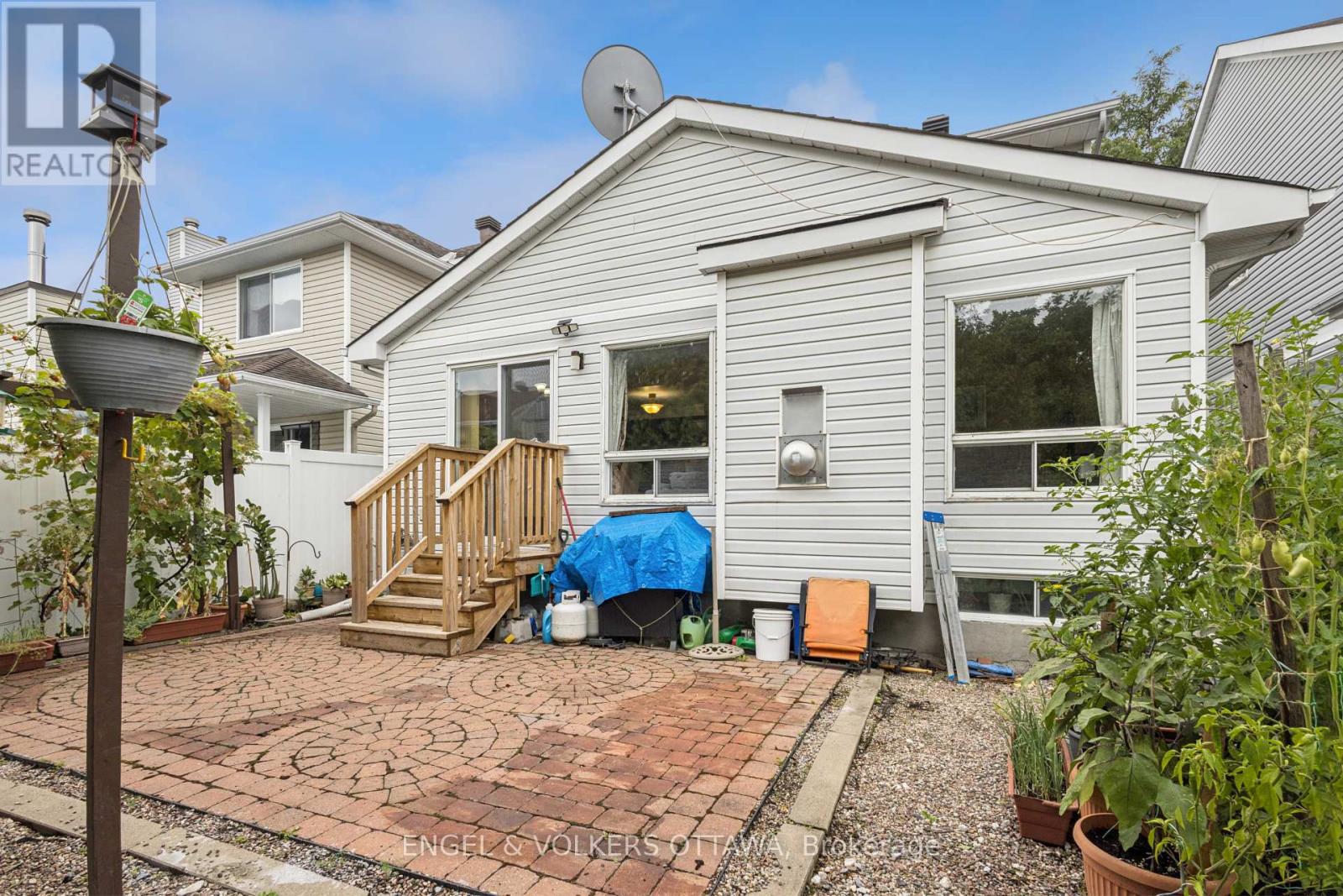 2213 Noblewood Way, Ottawa, Ontario  K1W 1E7 - Photo 43 - X12374070