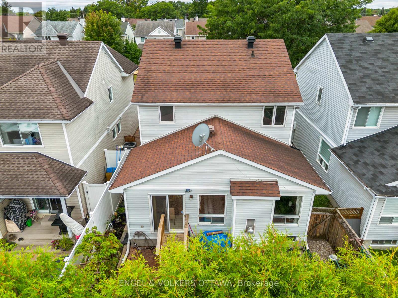 2213 Noblewood Way, Ottawa, Ontario  K1W 1E7 - Photo 46 - X12374070