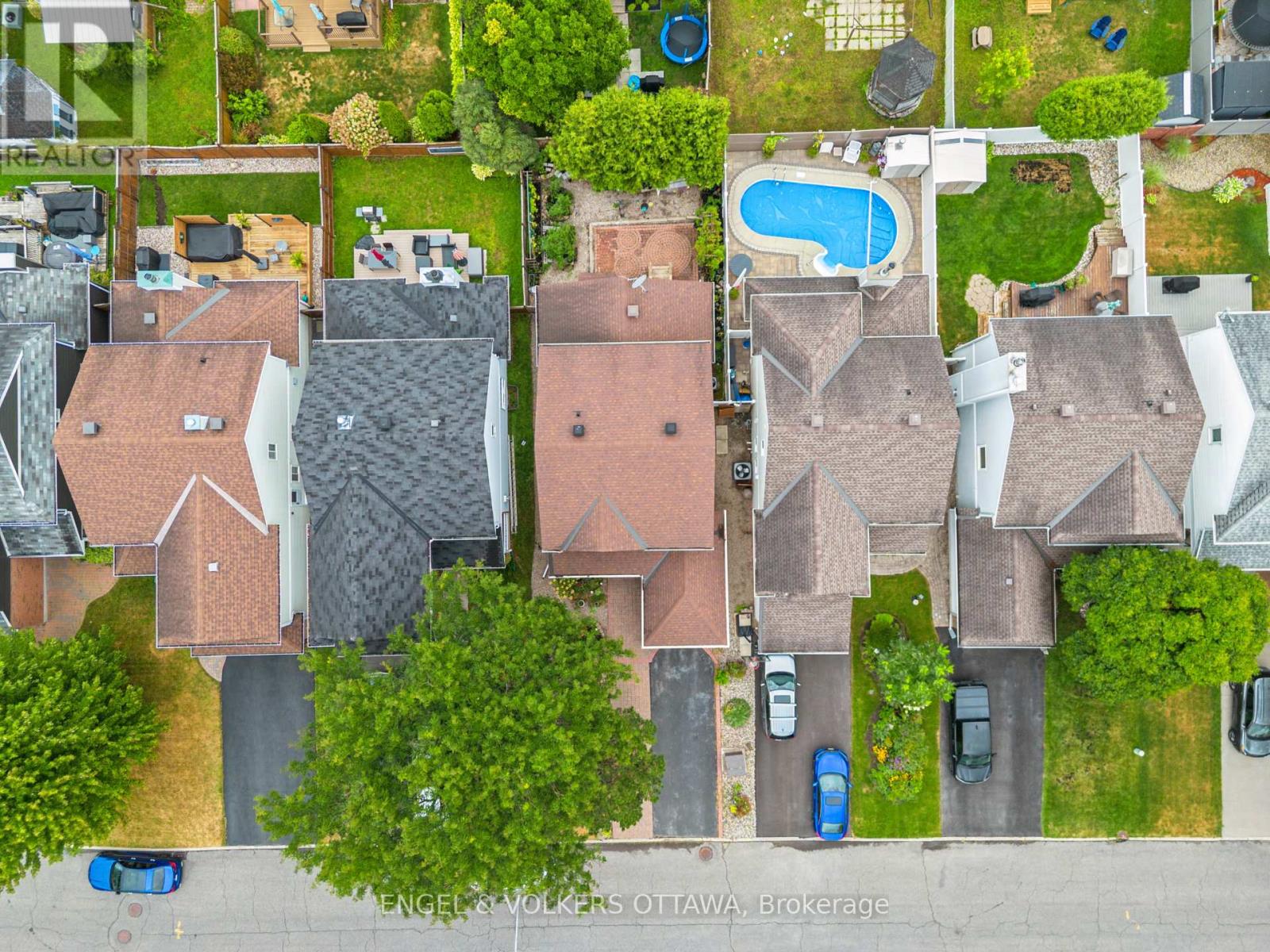 2213 Noblewood Way, Ottawa, Ontario  K1W 1E7 - Photo 47 - X12374070