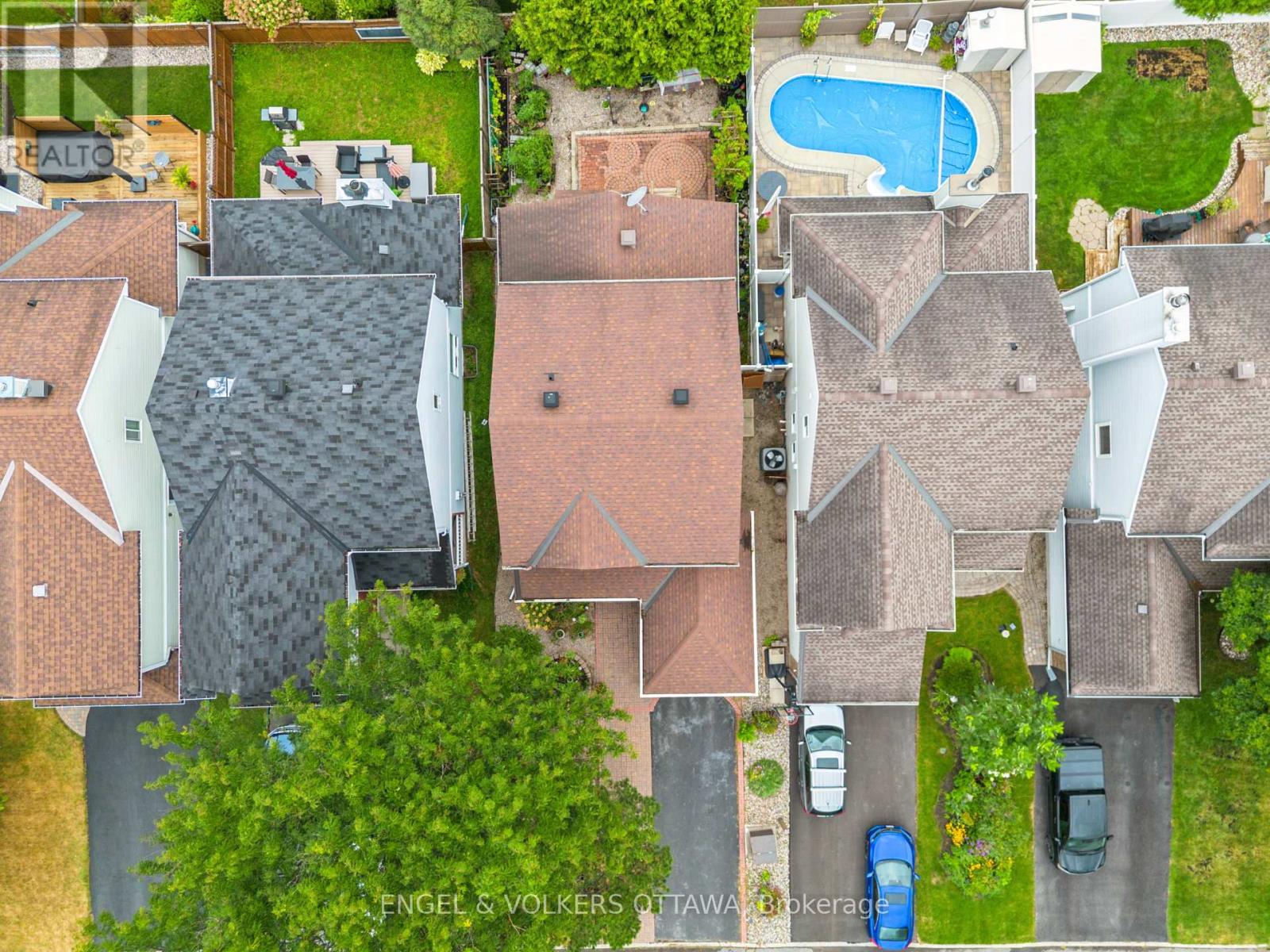 2213 Noblewood Way, Ottawa, Ontario  K1W 1E7 - Photo 48 - X12374070