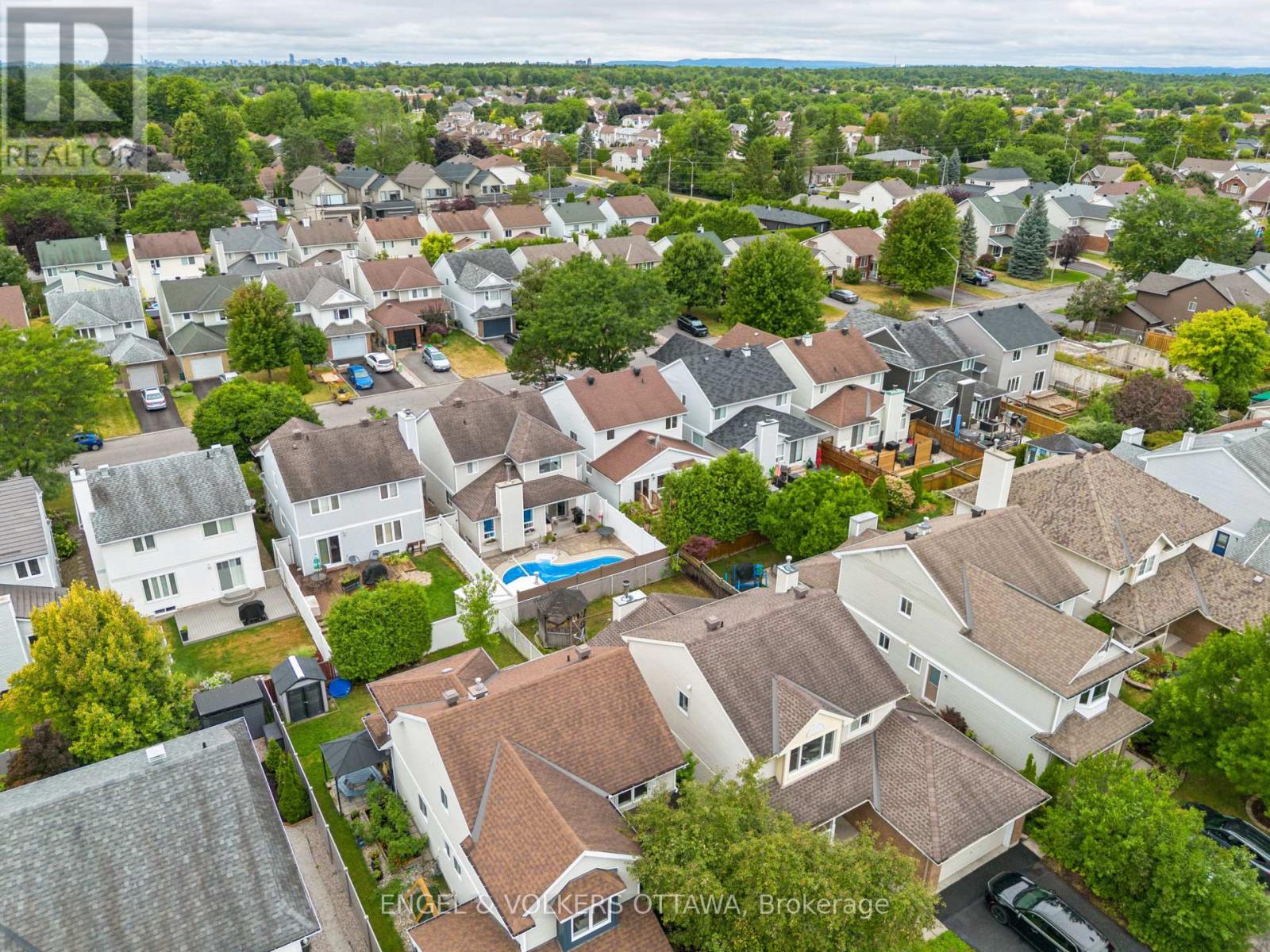 2213 Noblewood Way, Ottawa, Ontario  K1W 1E7 - Photo 49 - X12374070