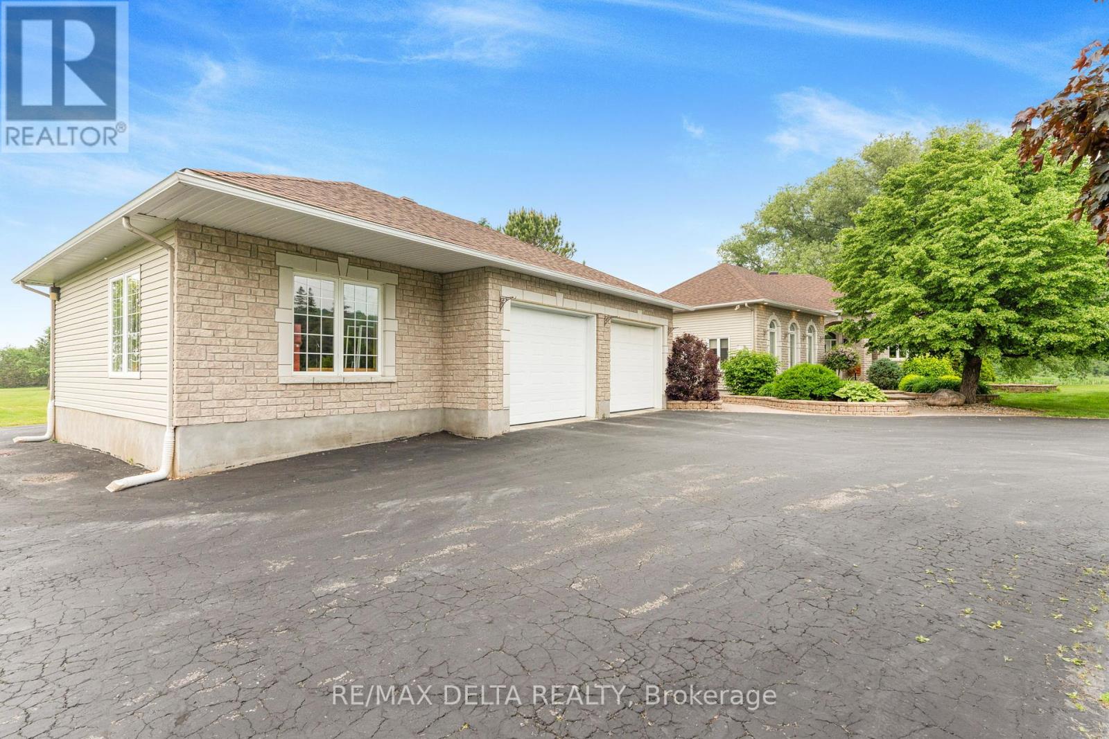 1819 Baseline Road, Clarence-Rockland, Ontario  K0A 1N0 - Photo 4 - X12374126