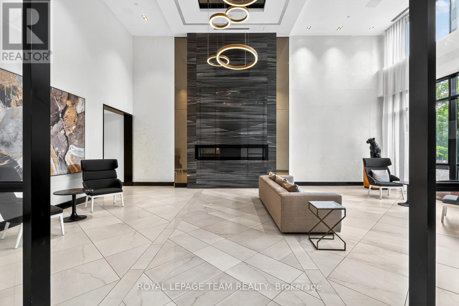 416 - 255 Bay Street, Ottawa, Ontario  K1R 0C5 - Photo 3 - X12374140