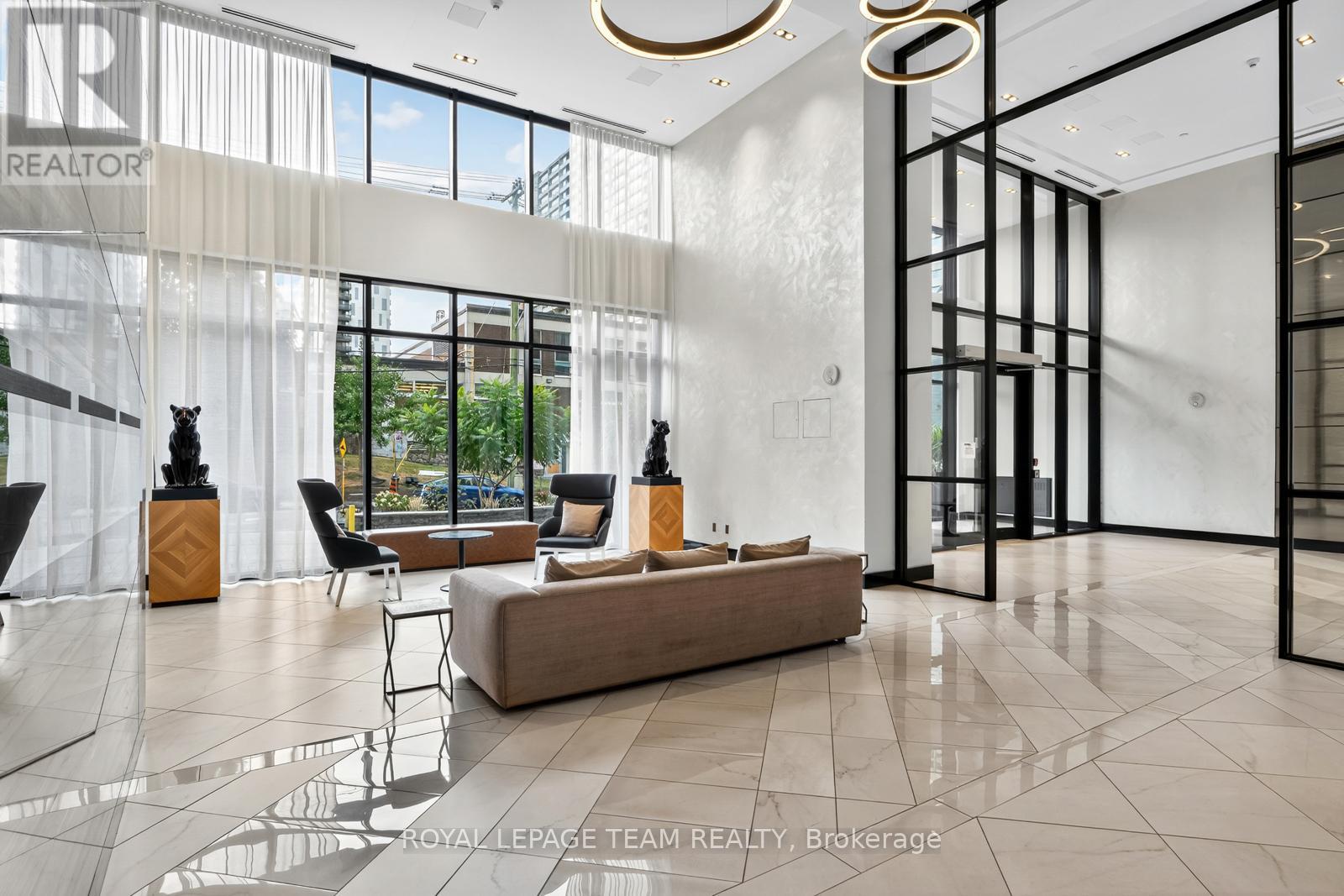 416 - 255 Bay Street, Ottawa, Ontario  K1R 0C5 - Photo 4 - X12374140