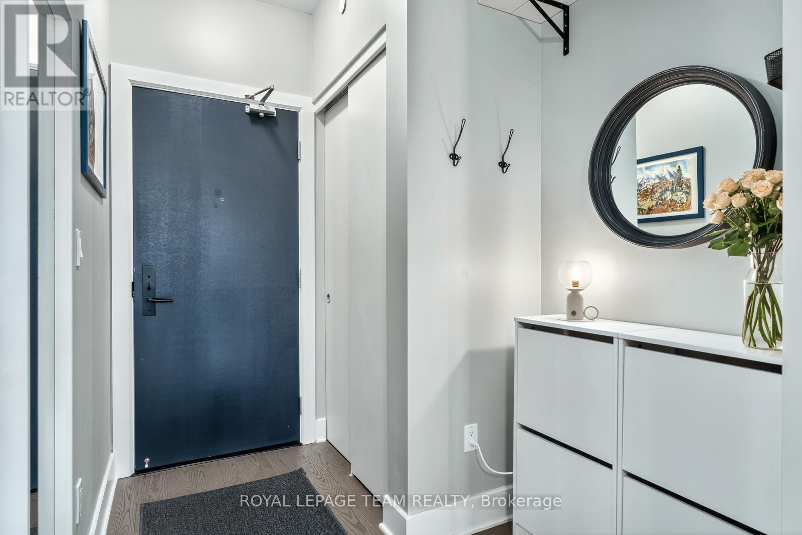 416 - 255 Bay Street, Ottawa, Ontario  K1R 0C5 - Photo 5 - X12374140