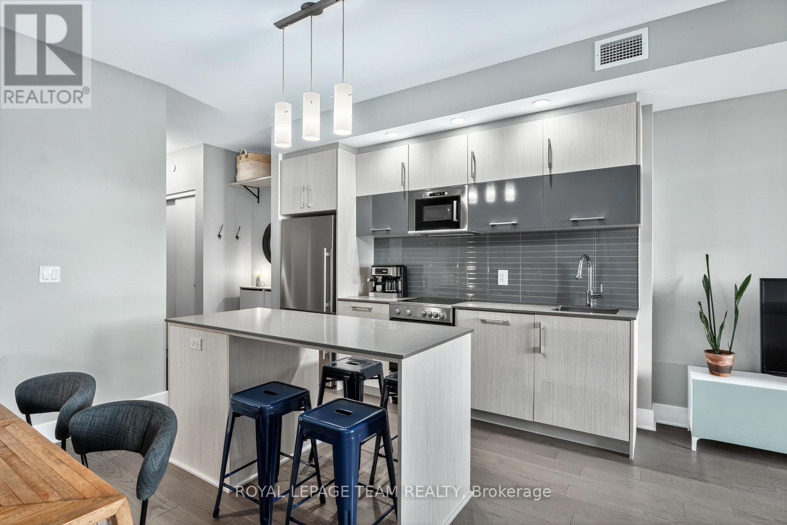416 - 255 Bay Street, Ottawa, Ontario  K1R 0C5 - Photo 8 - X12374140