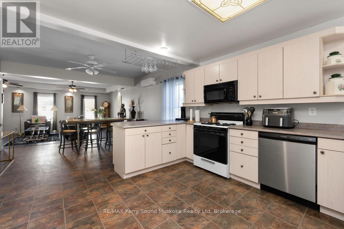 111 James Street, Parry Sound, Ontario  P2A 1T7 - Photo 20 - X12374037
