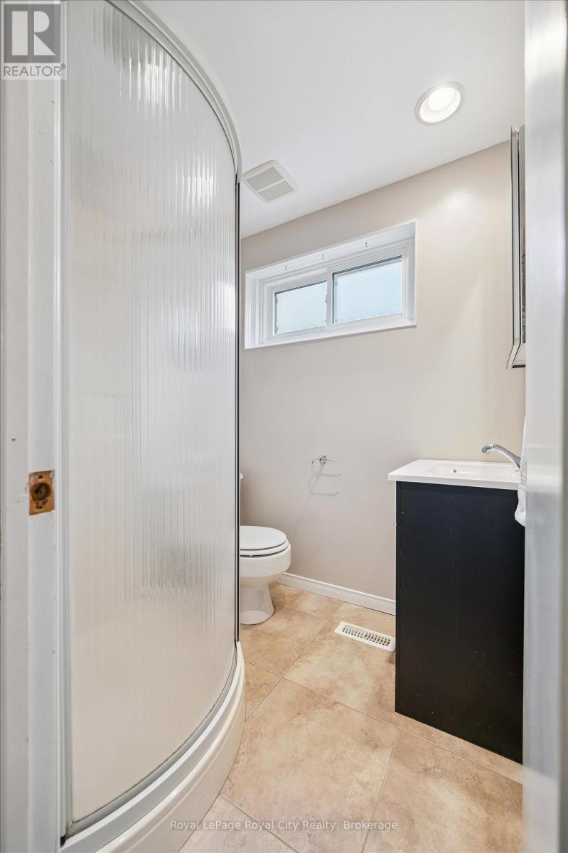 47 Argyle Drive, Guelph, Ontario  N1G 2P4 - Photo 15 - X12374081