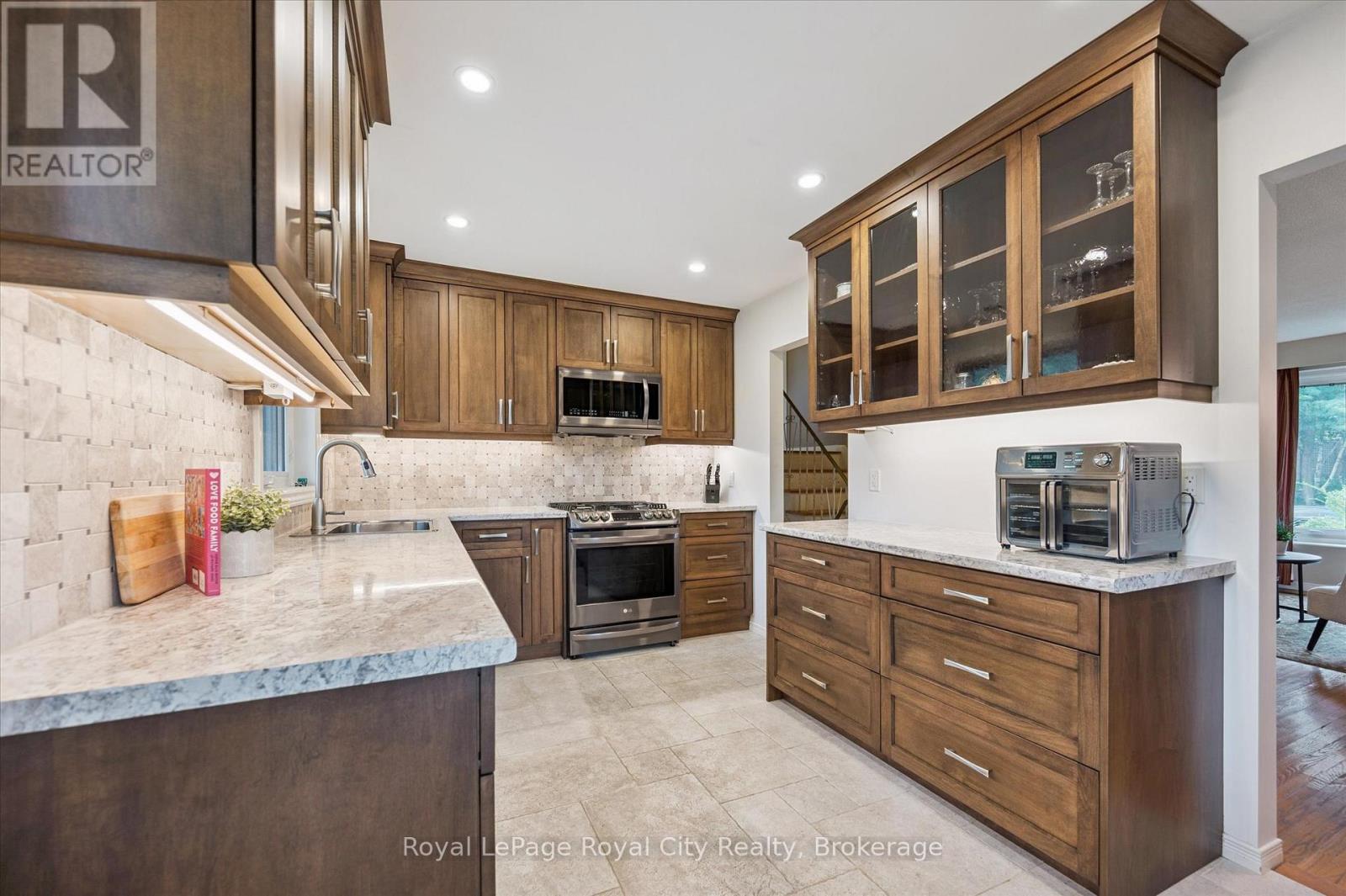 47 Argyle Drive, Guelph, Ontario  N1G 2P4 - Photo 16 - X12374081