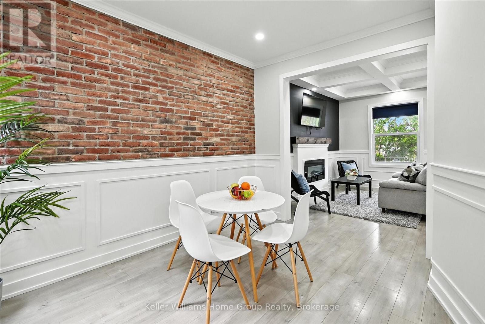 82 Rosemont Avenue, Hamilton, Ontario L8L 2M5 - Photo 10 - X12374082