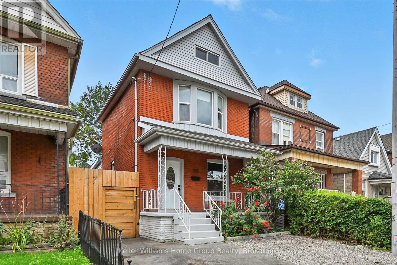 82 Rosemont Avenue, Hamilton, Ontario L8L 2M5 - Photo 2 - X12374082