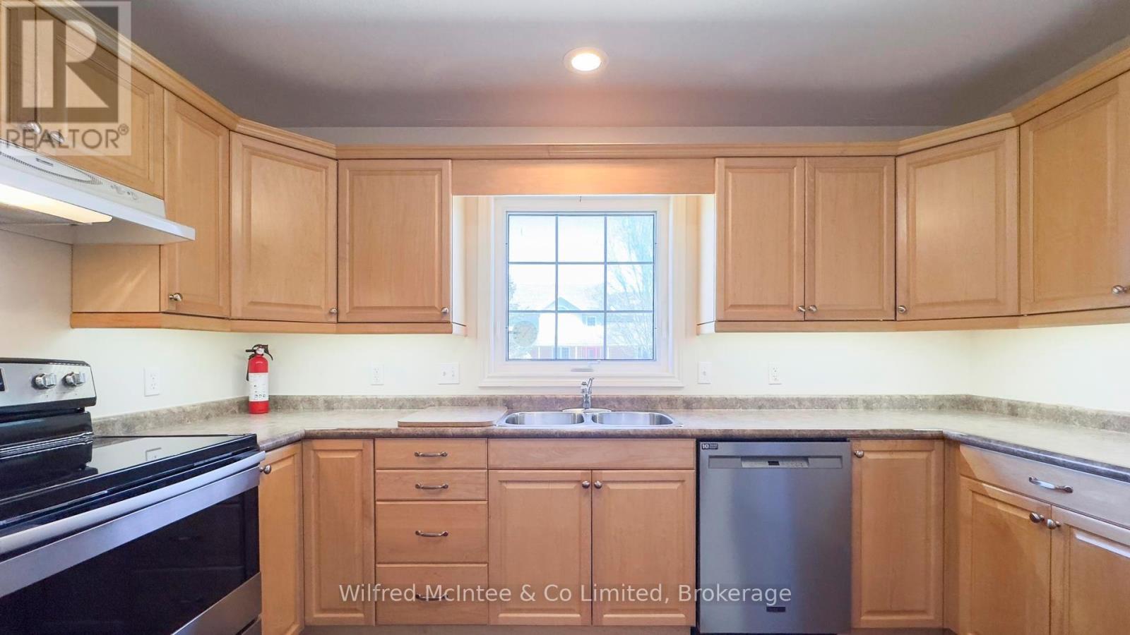 12 Jonathan Crescent, South Bruce, Ontario  N0G 2J0 - Photo 17 - X12374094