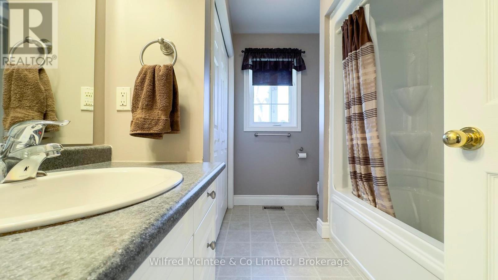 12 Jonathan Crescent, South Bruce, Ontario  N0G 2J0 - Photo 25 - X12374094
