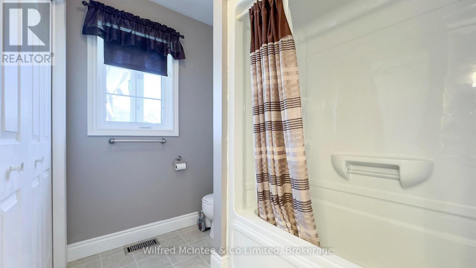 12 Jonathan Crescent, South Bruce, Ontario  N0G 2J0 - Photo 27 - X12374094