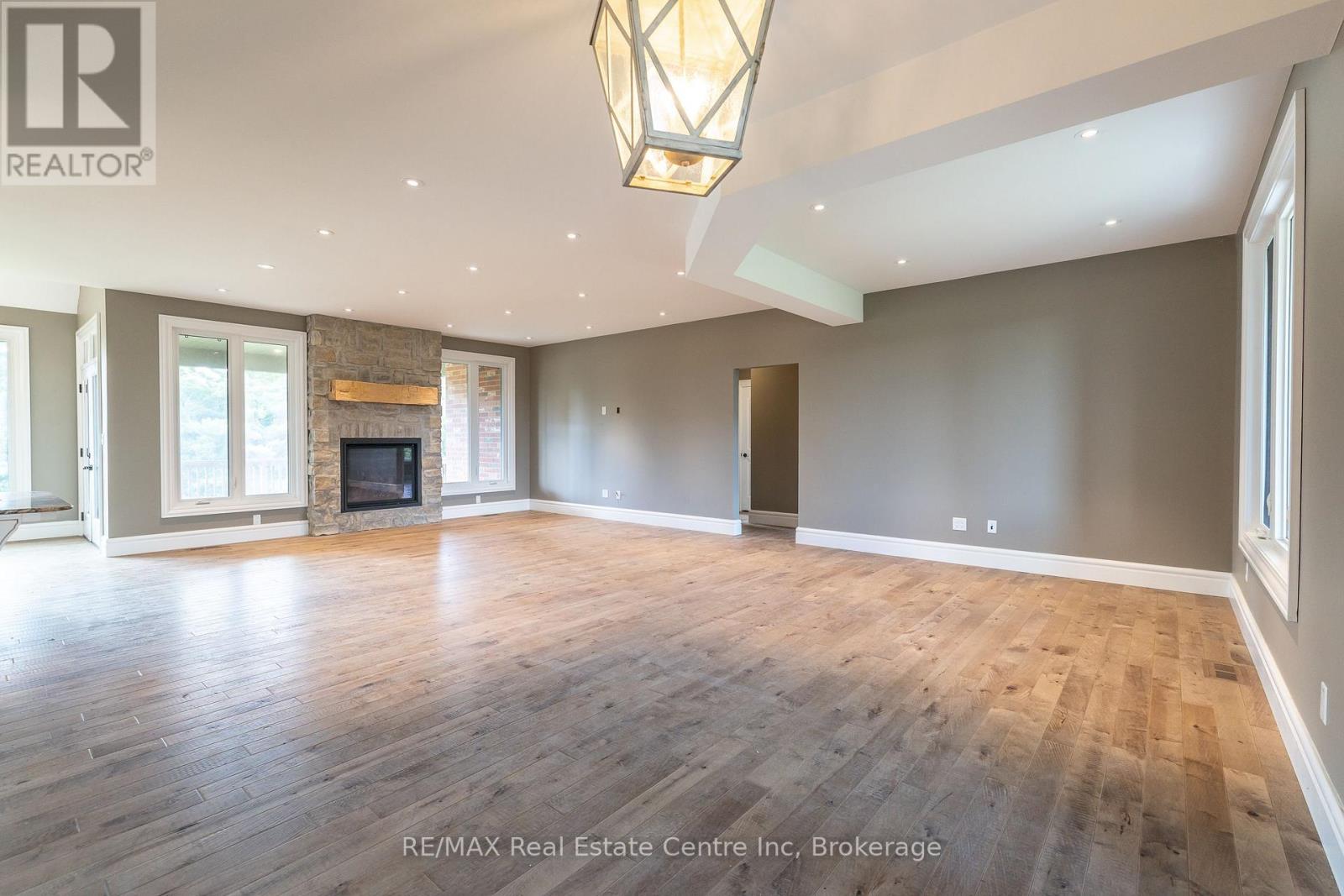 7355 Concession 1 Road, Puslinch, Ontario  N0B 2J0 - Photo 12 - X12374144