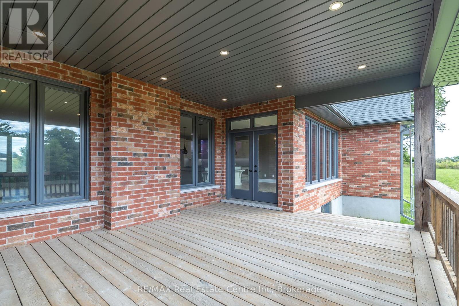7355 Concession 1 Road, Puslinch, Ontario  N0B 2J0 - Photo 8 - X12374144