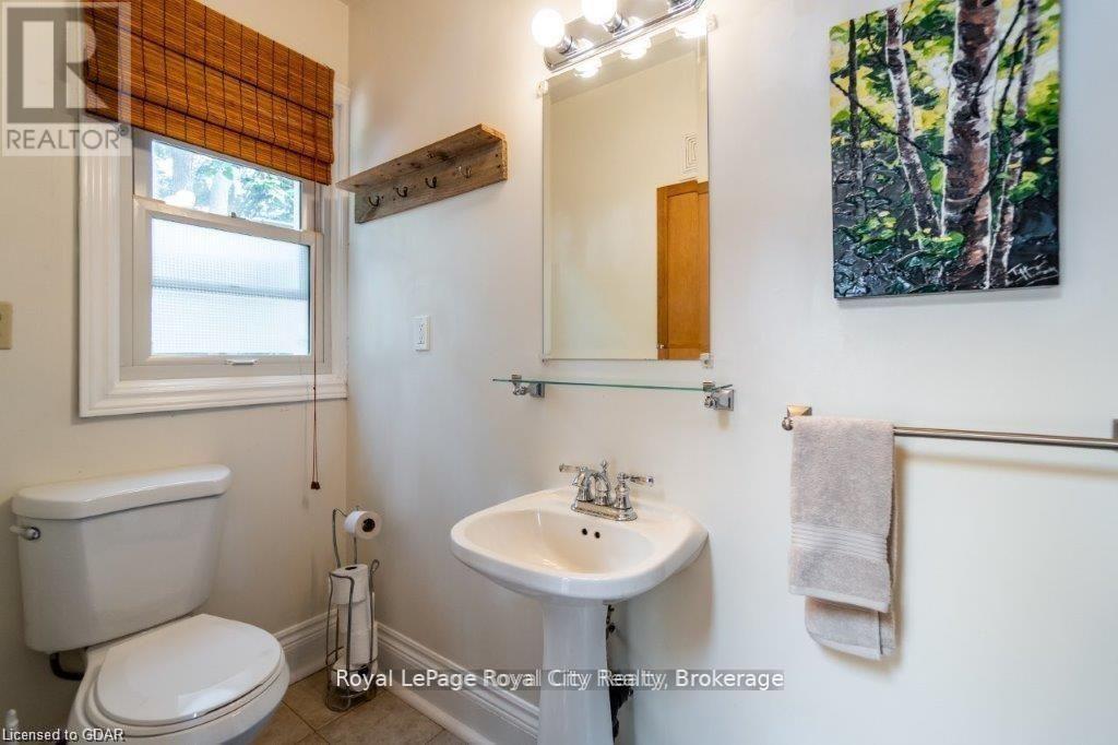 96a Harris Street, Guelph, Ontario  N1E 5T1 - Photo 3 - X12374178