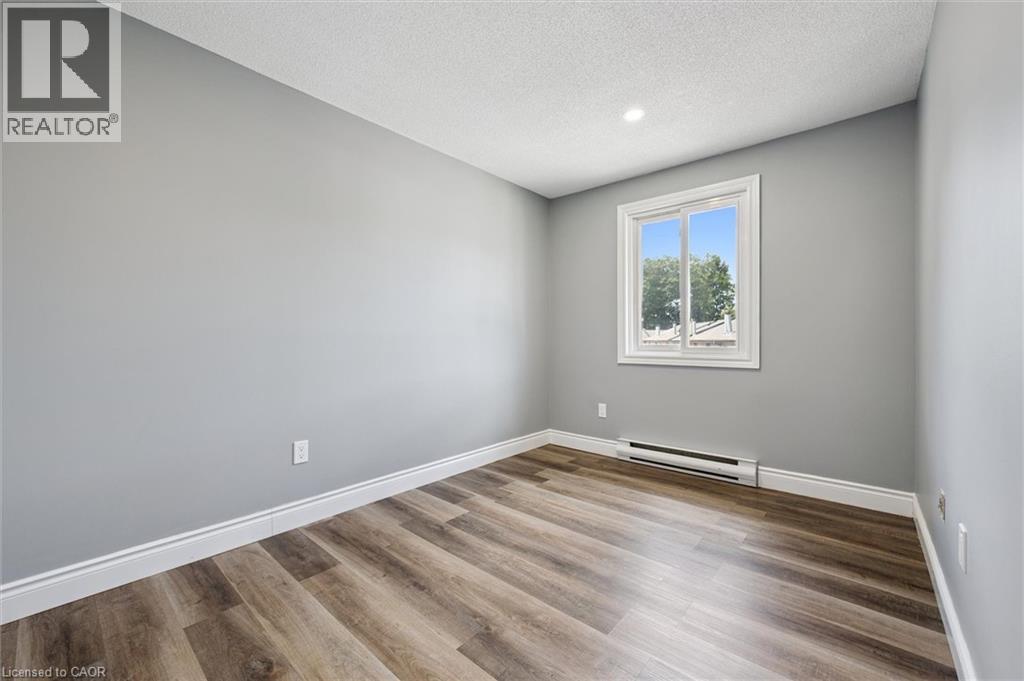 219 Kingswood Drive Unit# 18, Kitchener, Ontario  N2E 3J4 - Photo 18 - 40765109