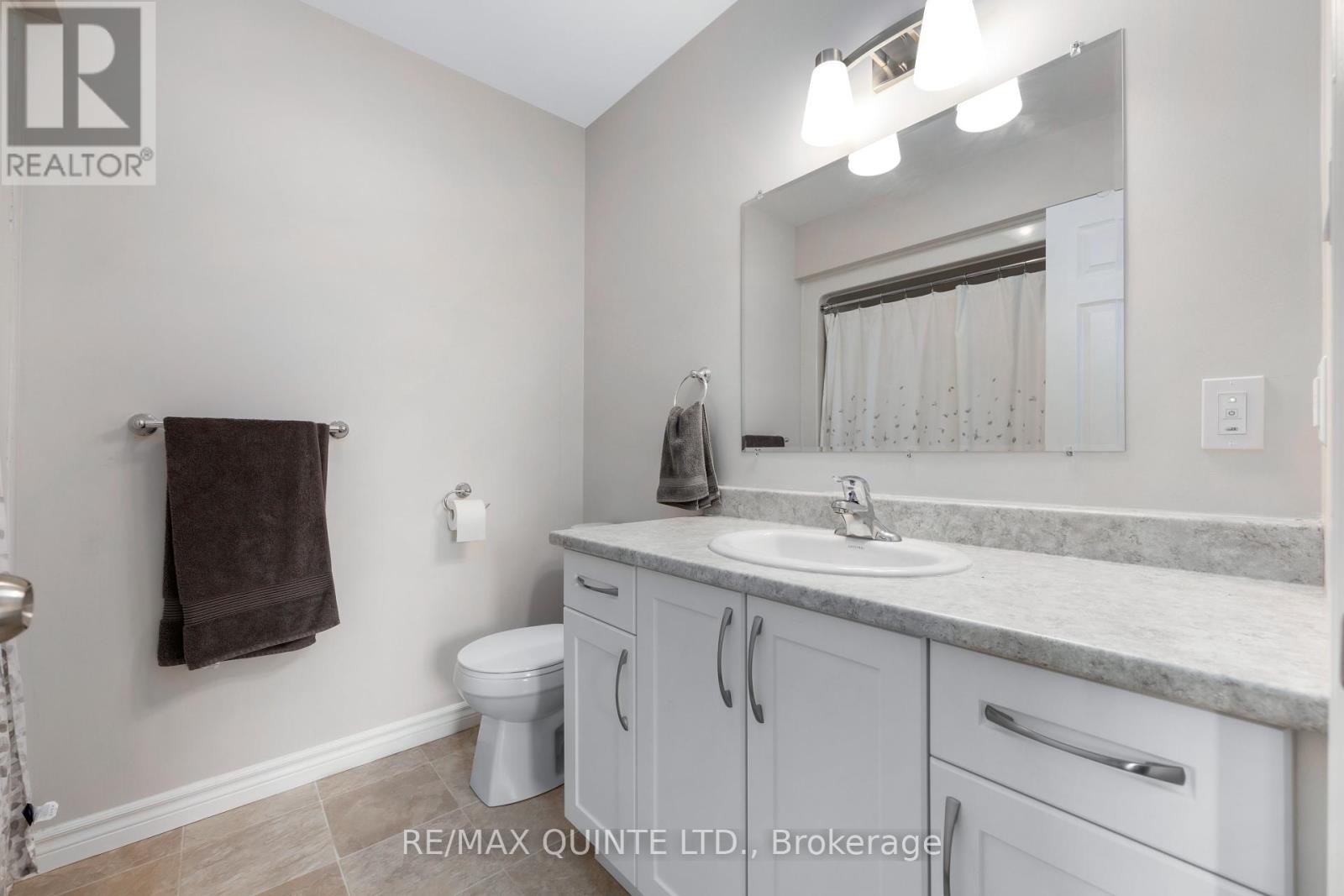 121 Kanvers Way, Greater Napanee, Ontario  K7R 3P9 - Photo 18 - X12374124