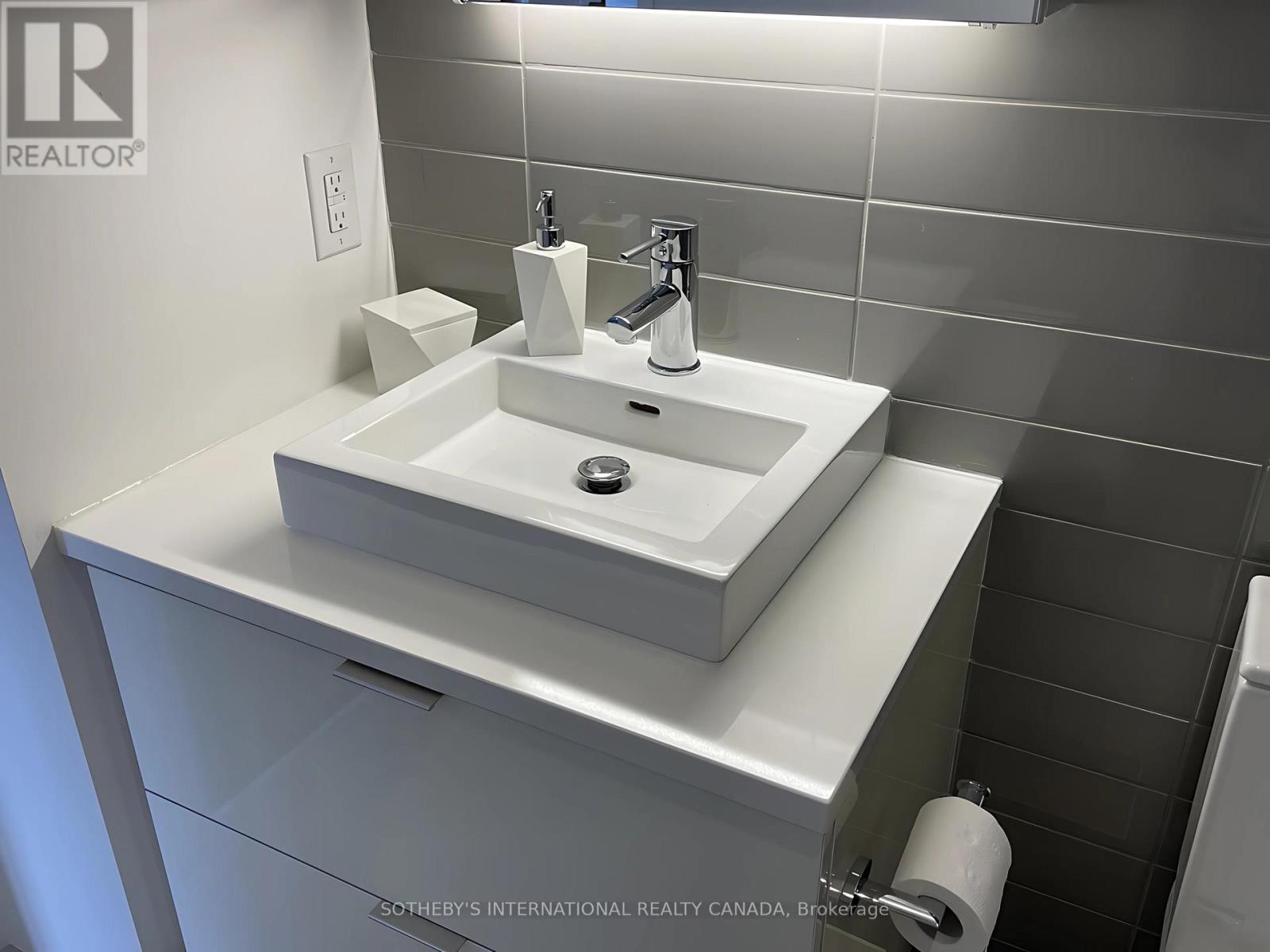 2201 - 170 Bayview Avenue, Toronto, Ontario  M5A 0M4 - Photo 13 - C12373987