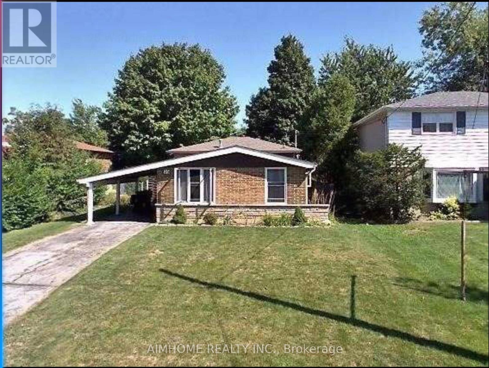 25 WADDINGTON CRESCENT, Toronto, Ontario