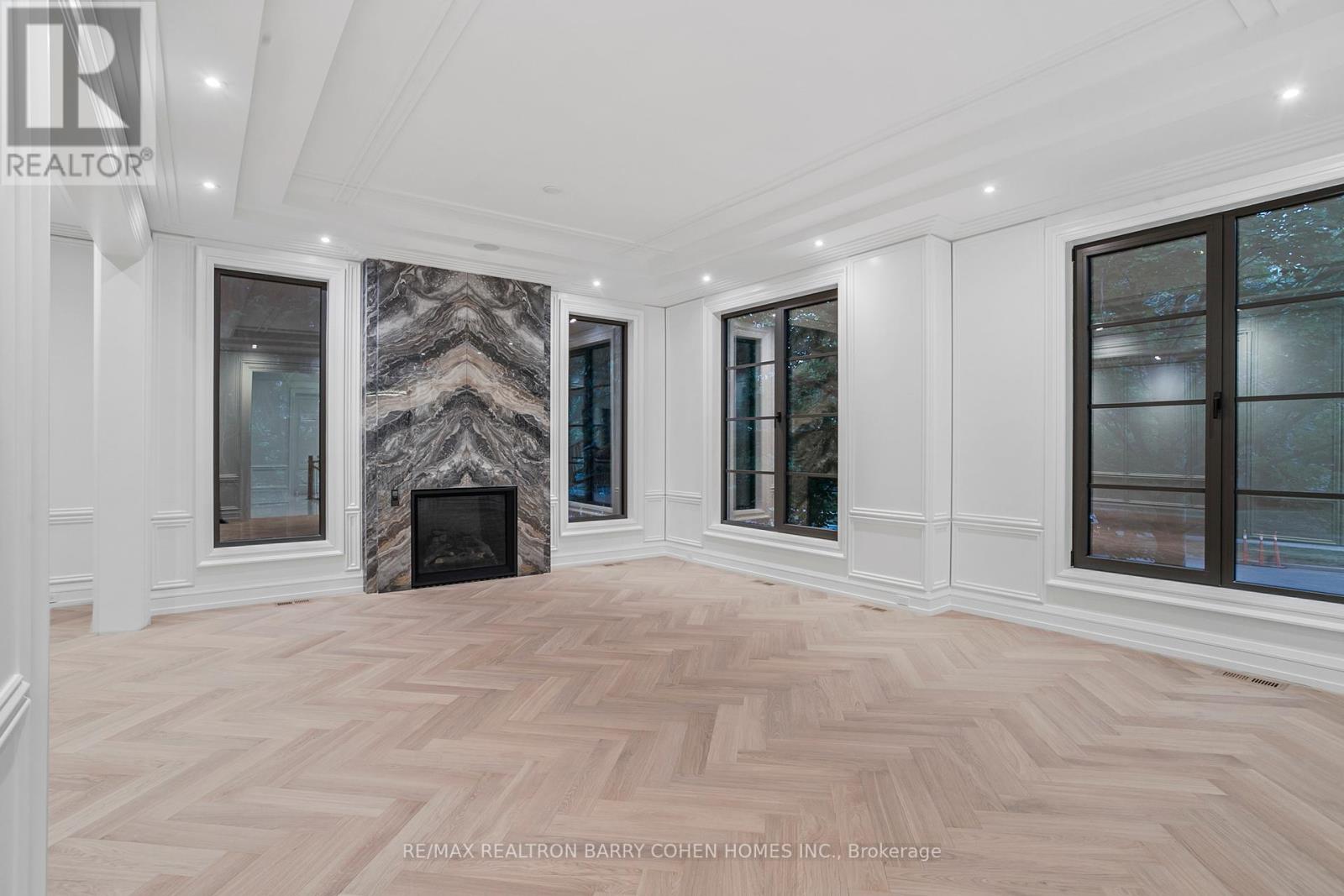 27 Penwood Crescent, Toronto (Banbury-Don Mills), Ontario  M3B 3B1 - Photo 4 - C12374023