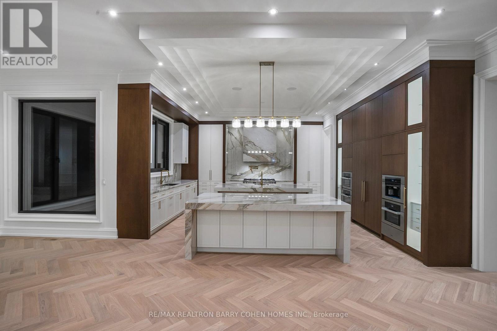 27 Penwood Crescent, Toronto (Banbury-Don Mills), Ontario  M3B 3B1 - Photo 8 - C12374023