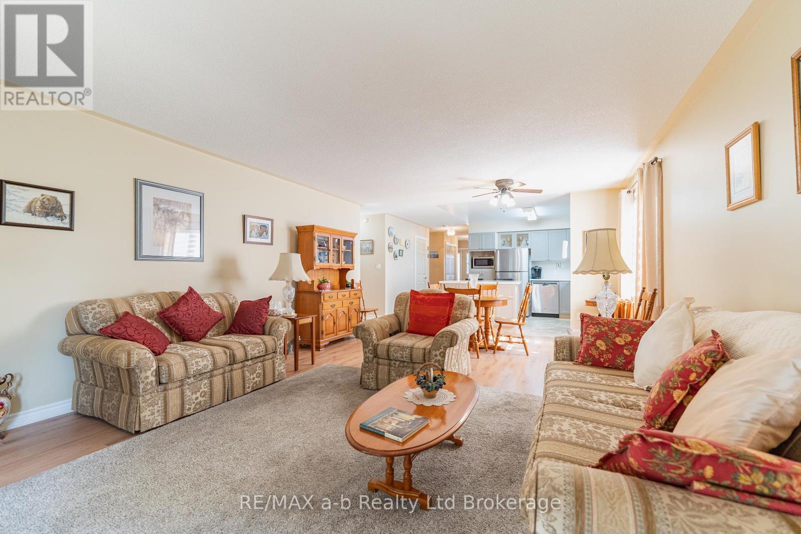 19 Brasher Drive, Tillsonburg, Ontario  N4G 5T2 - Photo 8 - X12374153
