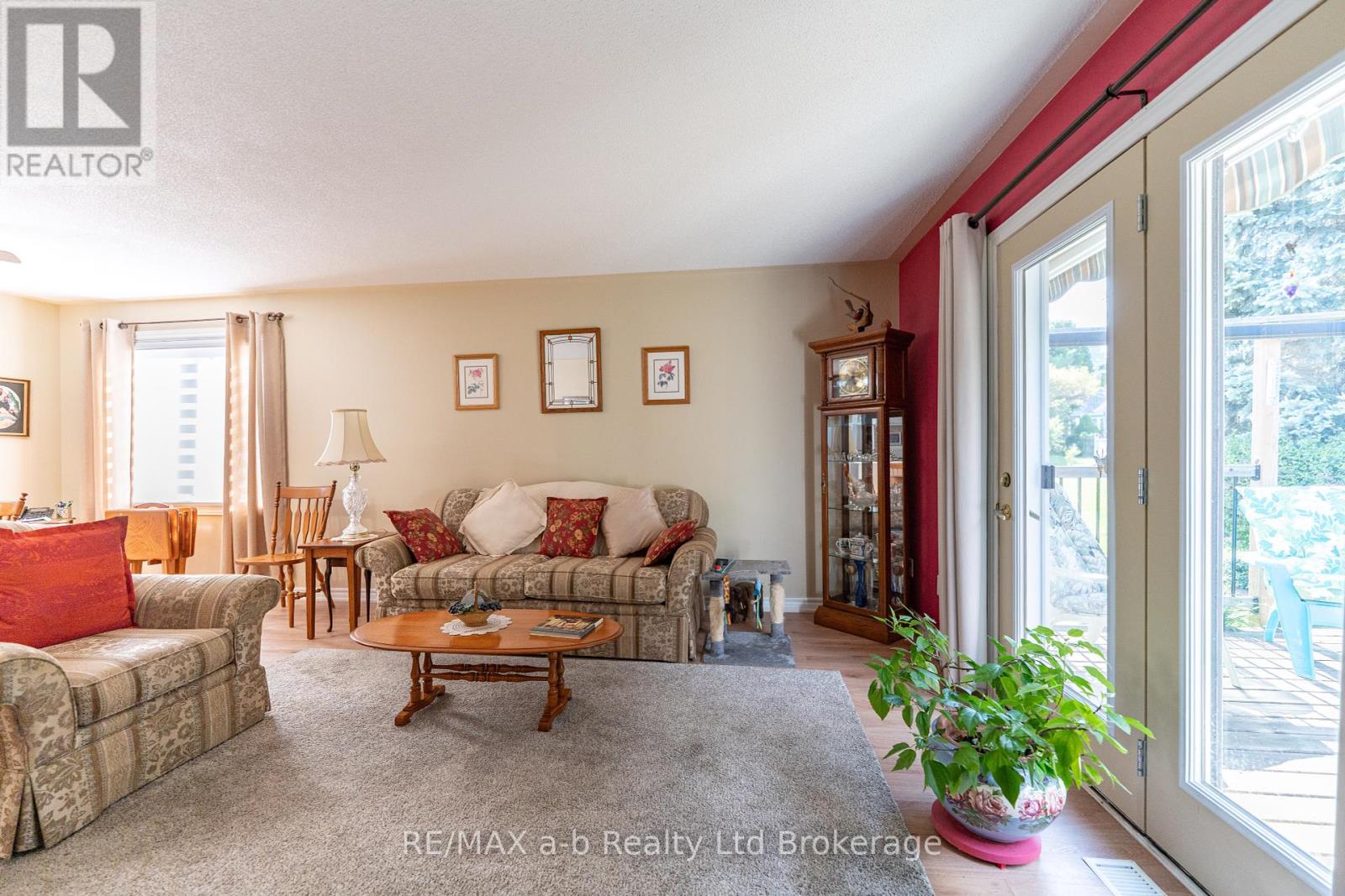 19 Brasher Drive, Tillsonburg, Ontario  N4G 5T2 - Photo 9 - X12374153