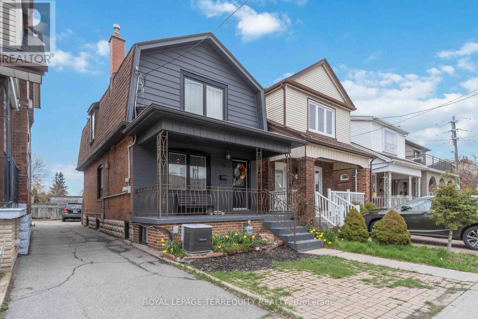 70 Rogers Road, Toronto, Ontario  M6E 1P1 - Photo 29 - C12336465