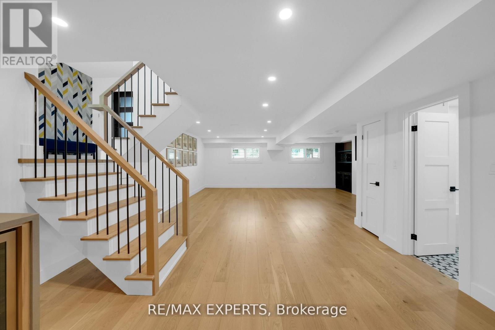 253 Spencer Avenue, Essa, Ontario  L0L 2N0 - Photo 29 - N12373943